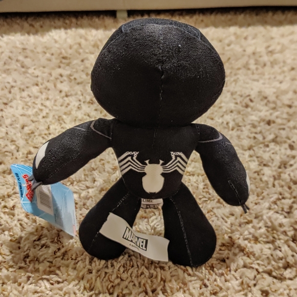 Marvel Venom posable plush - Picture 2 of 2